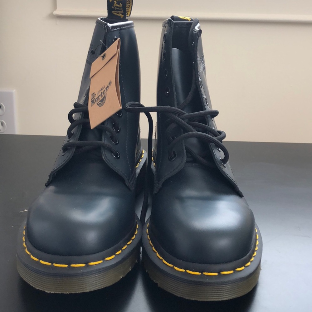 Boots - Picture 3 of 5